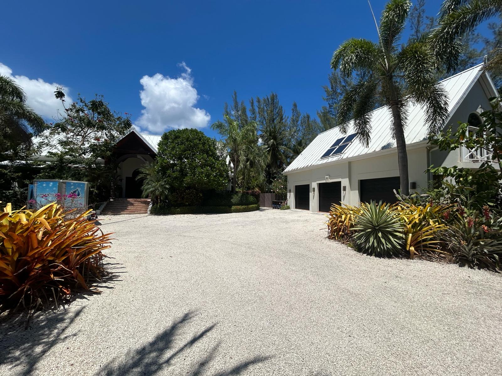 Driveway cleaning result in George Town